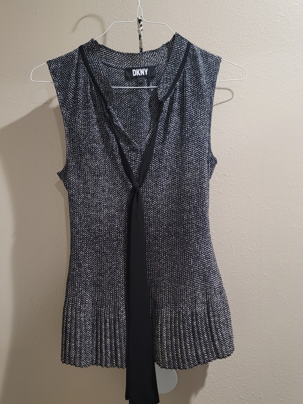 DKNY Black and White Knit Tie-Front Sleeveless Top